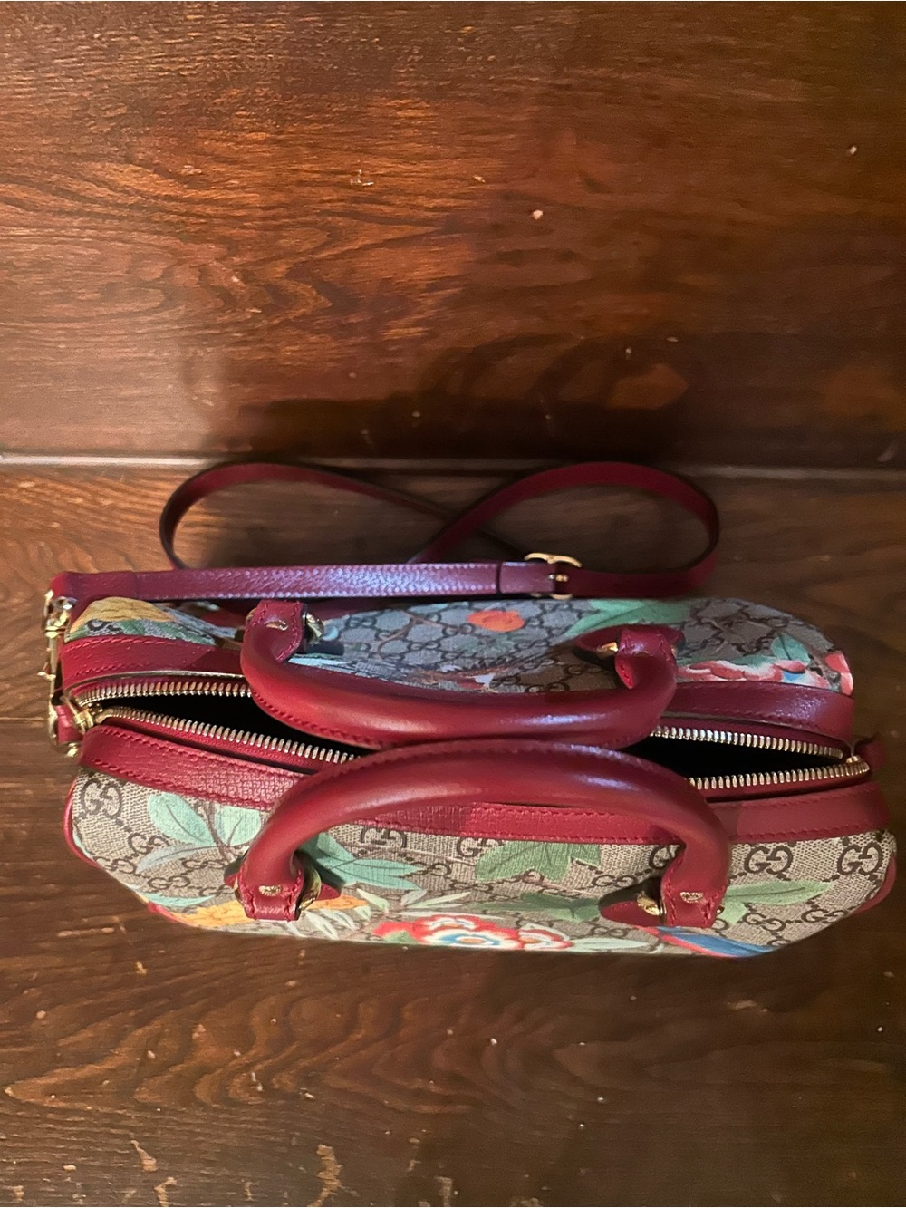 Gucci Floral GG Supreme Boston Bag with Red Trim - Picture 3 of 9